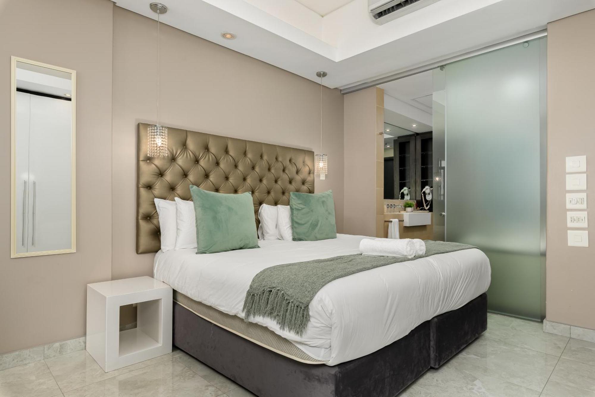 Apartment Beautiful With Pool, Parking And King Bed In Historic Centre *