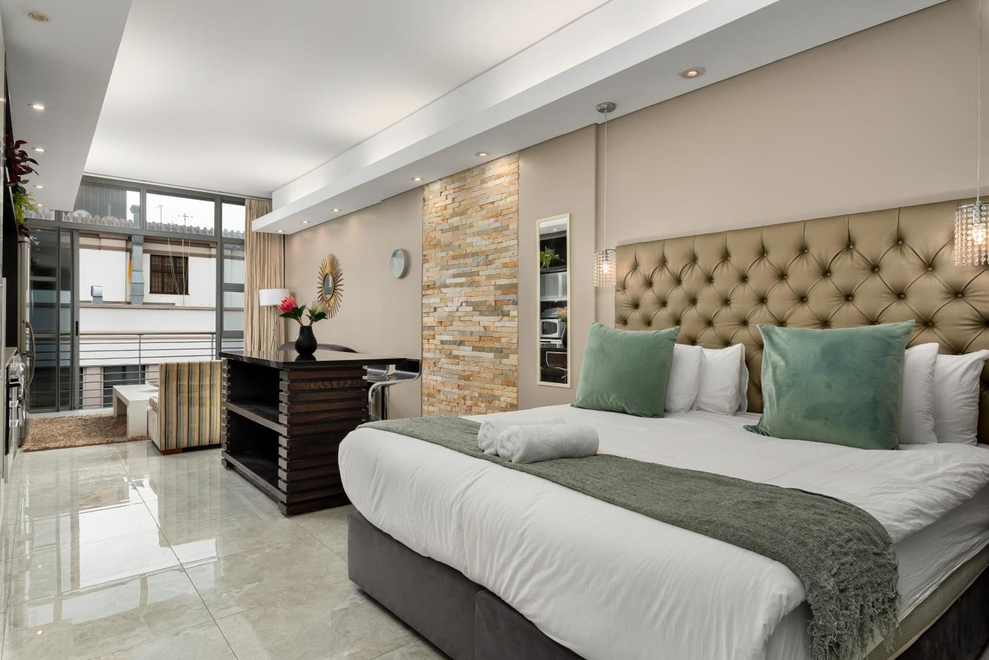Apartment Beautiful With Pool, Parking And King Bed In Historic Centre *